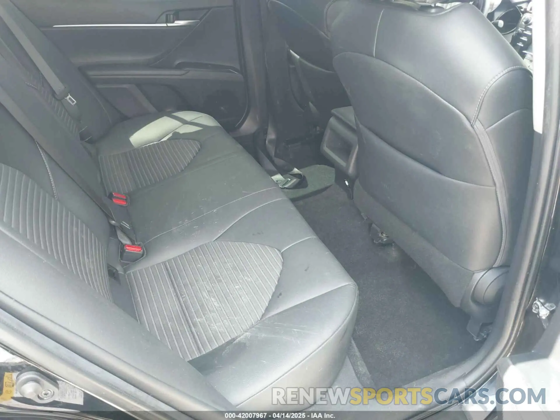 8 Фотография поврежденного автомобиля 4T1B11HK3KU706971 TOYOTA CAMRY 2019