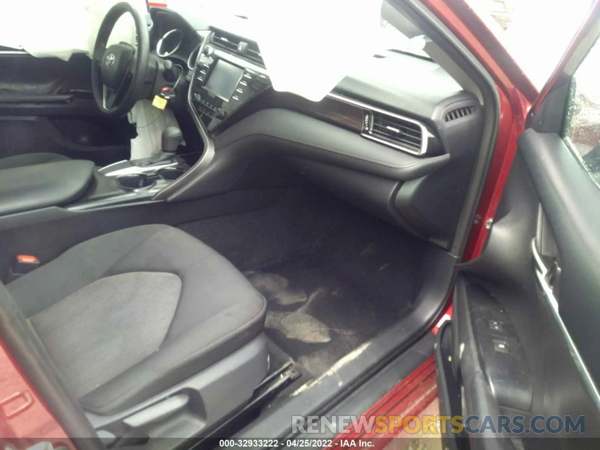 5 Фотография поврежденного автомобиля 4T1B11HK3KU712415 TOYOTA CAMRY 2019