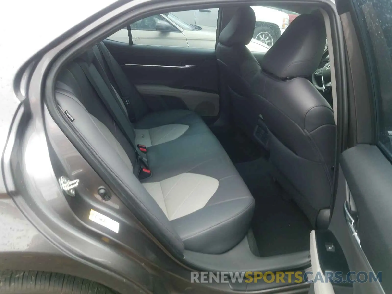 6 Photograph of a damaged car 4T1B11HK3KU714245 TOYOTA CAMRY 2019