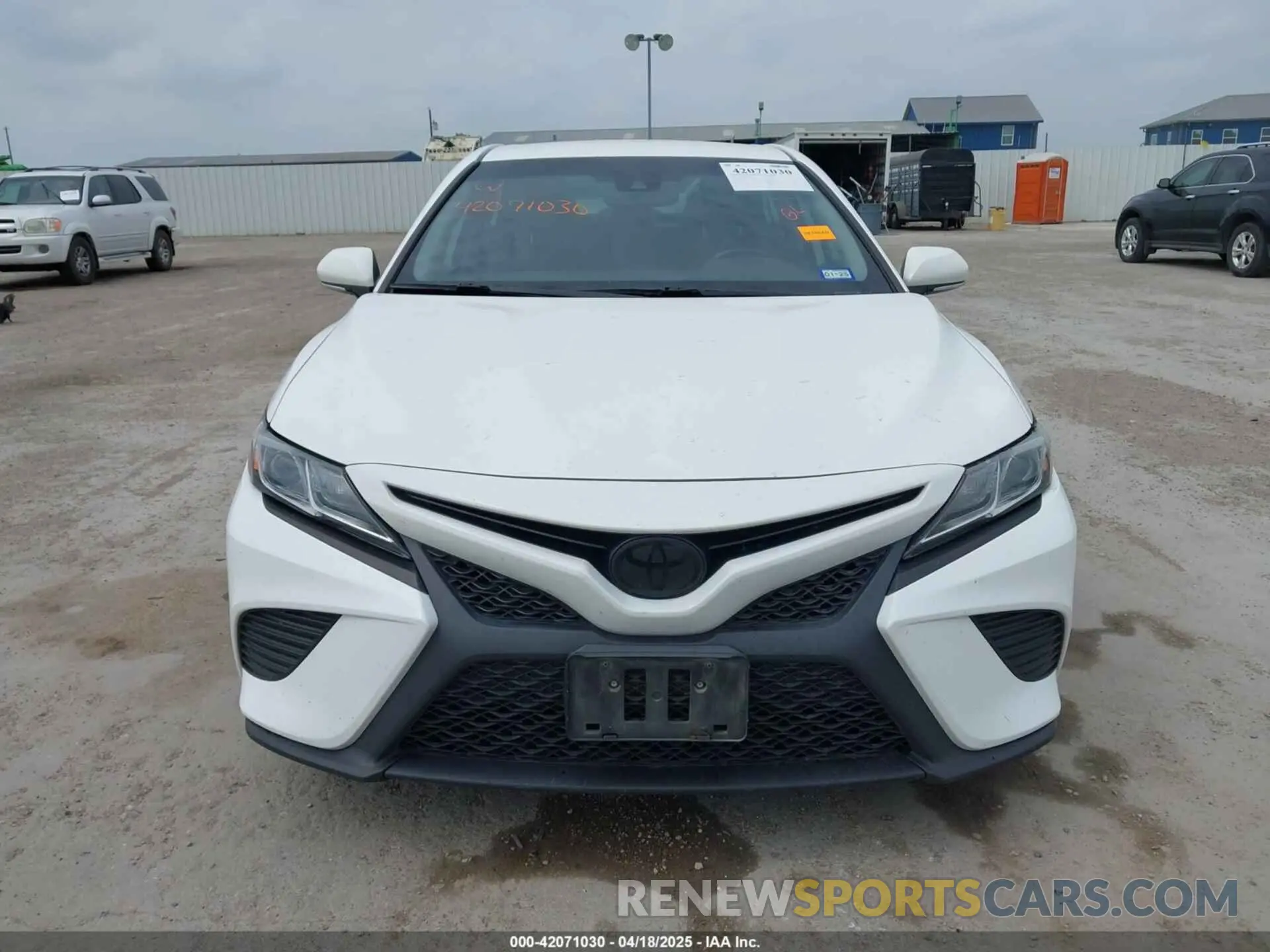 12 Photograph of a damaged car 4T1B11HK3KU719137 TOYOTA CAMRY 2019
