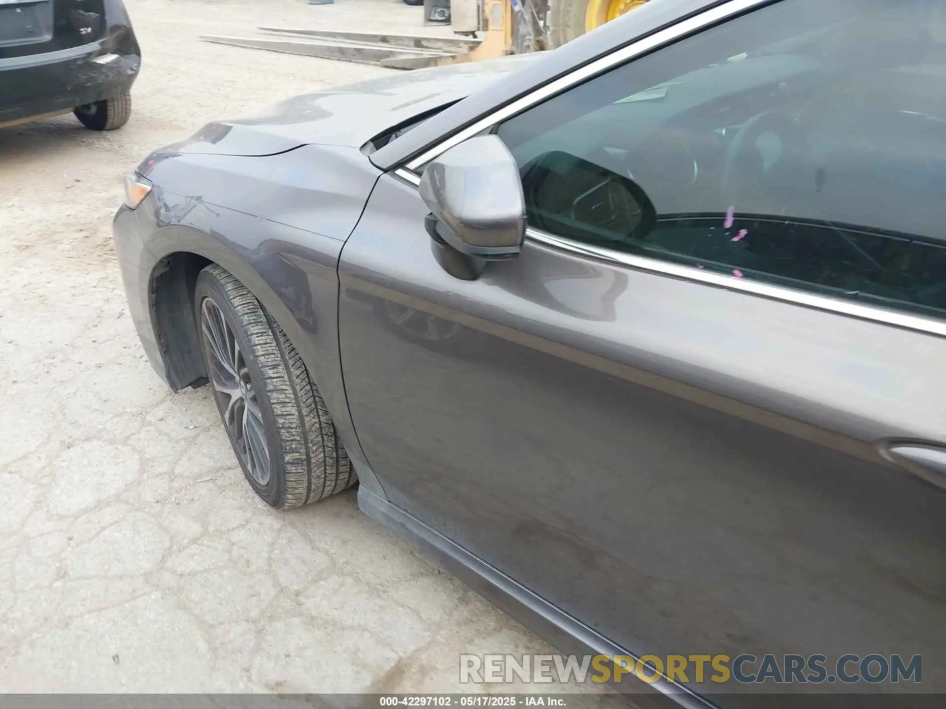 14 Photograph of a damaged car 4T1B11HK3KU721129 TOYOTA CAMRY 2019
