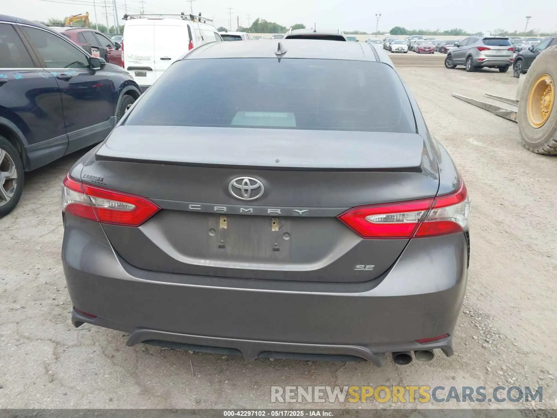 16 Photograph of a damaged car 4T1B11HK3KU721129 TOYOTA CAMRY 2019