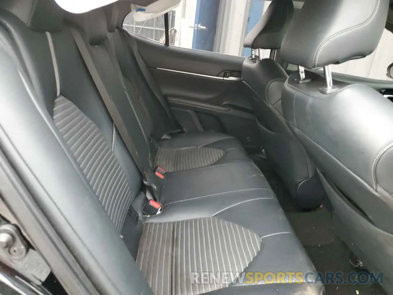 10 Photograph of a damaged car 4T1B11HK3KU725746 TOYOTA CAMRY 2019
