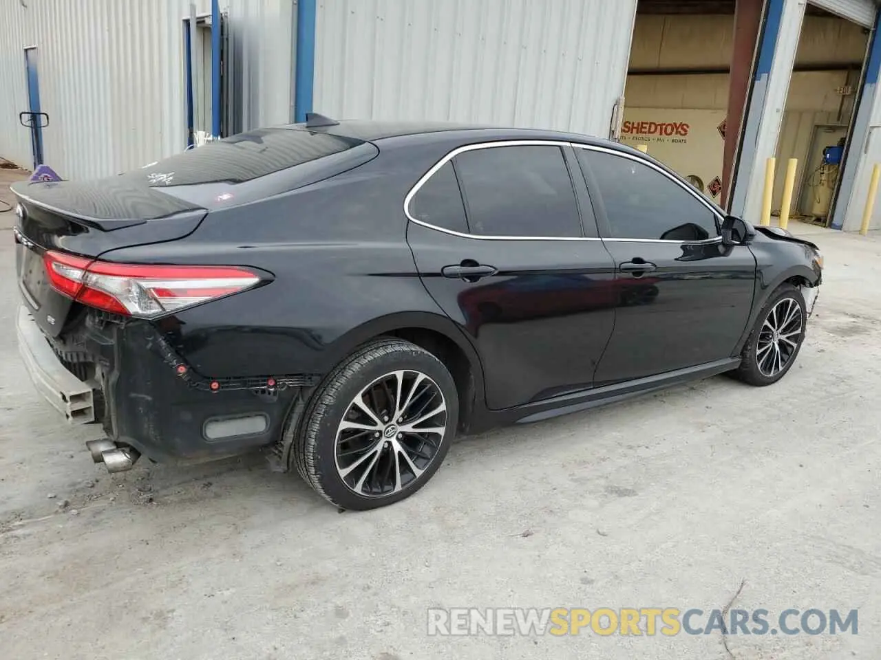 3 Photograph of a damaged car 4T1B11HK3KU725746 TOYOTA CAMRY 2019