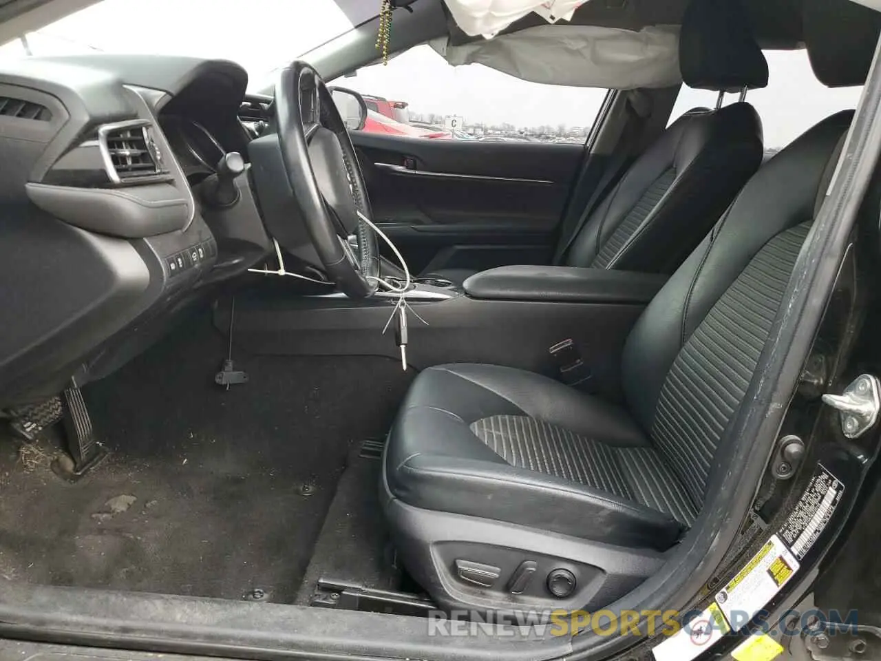 7 Photograph of a damaged car 4T1B11HK3KU725746 TOYOTA CAMRY 2019