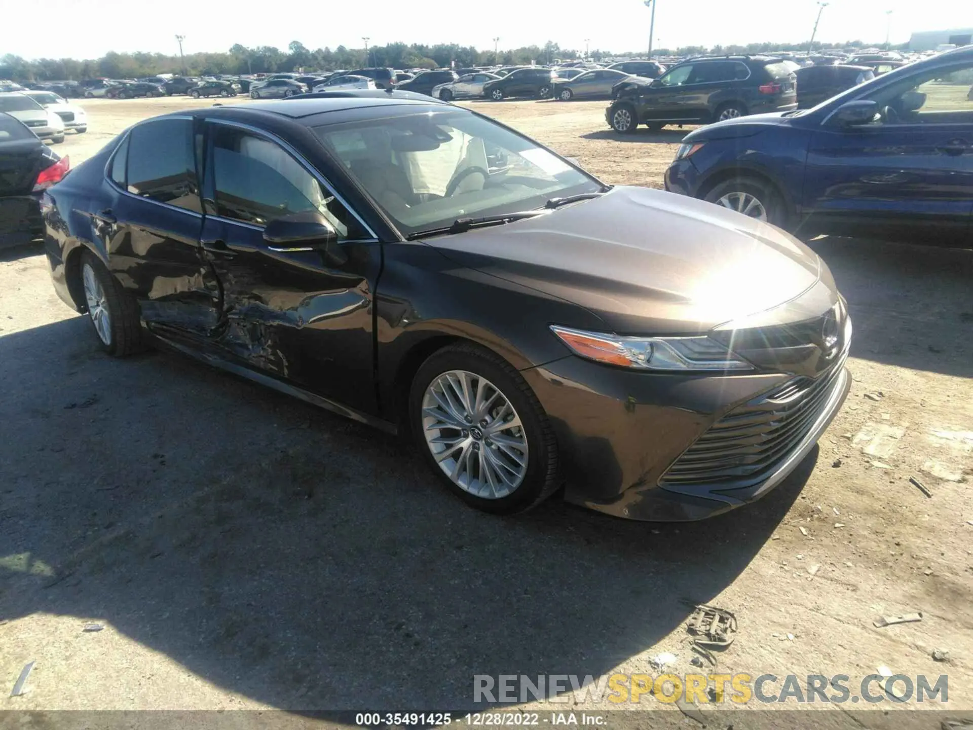1 Photograph of a damaged car 4T1B11HK3KU727528 TOYOTA CAMRY 2019