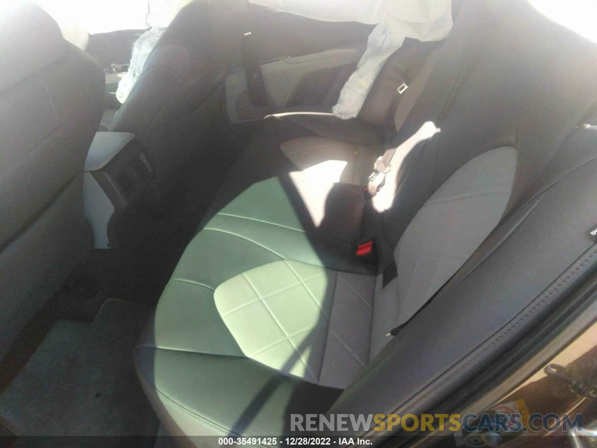 8 Photograph of a damaged car 4T1B11HK3KU727528 TOYOTA CAMRY 2019