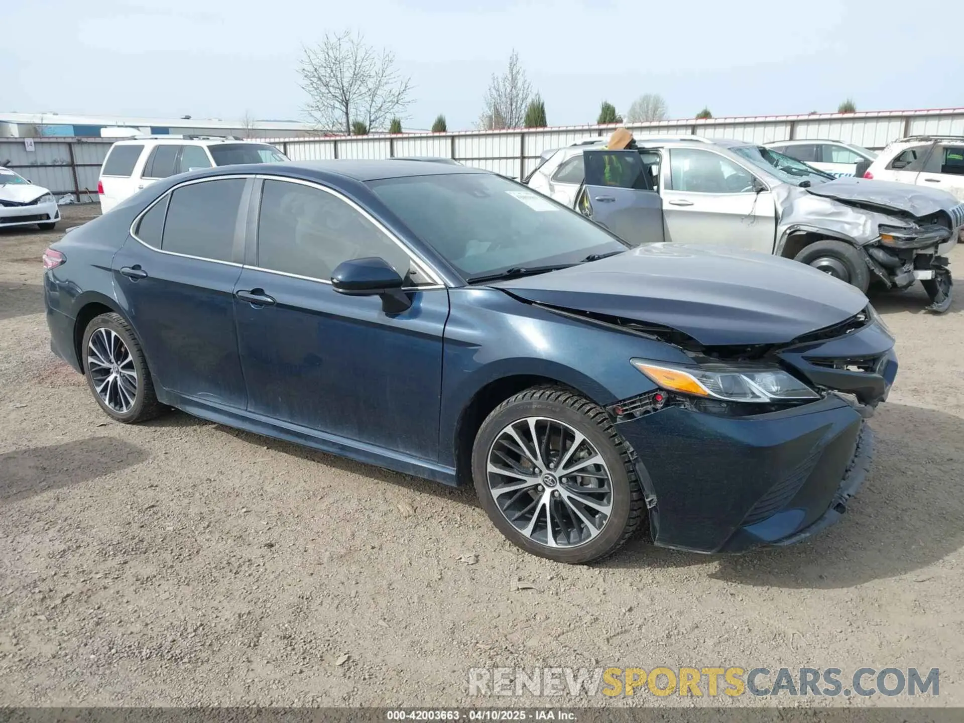 1 Фотография поврежденного автомобиля 4T1B11HK3KU728551 TOYOTA CAMRY 2019