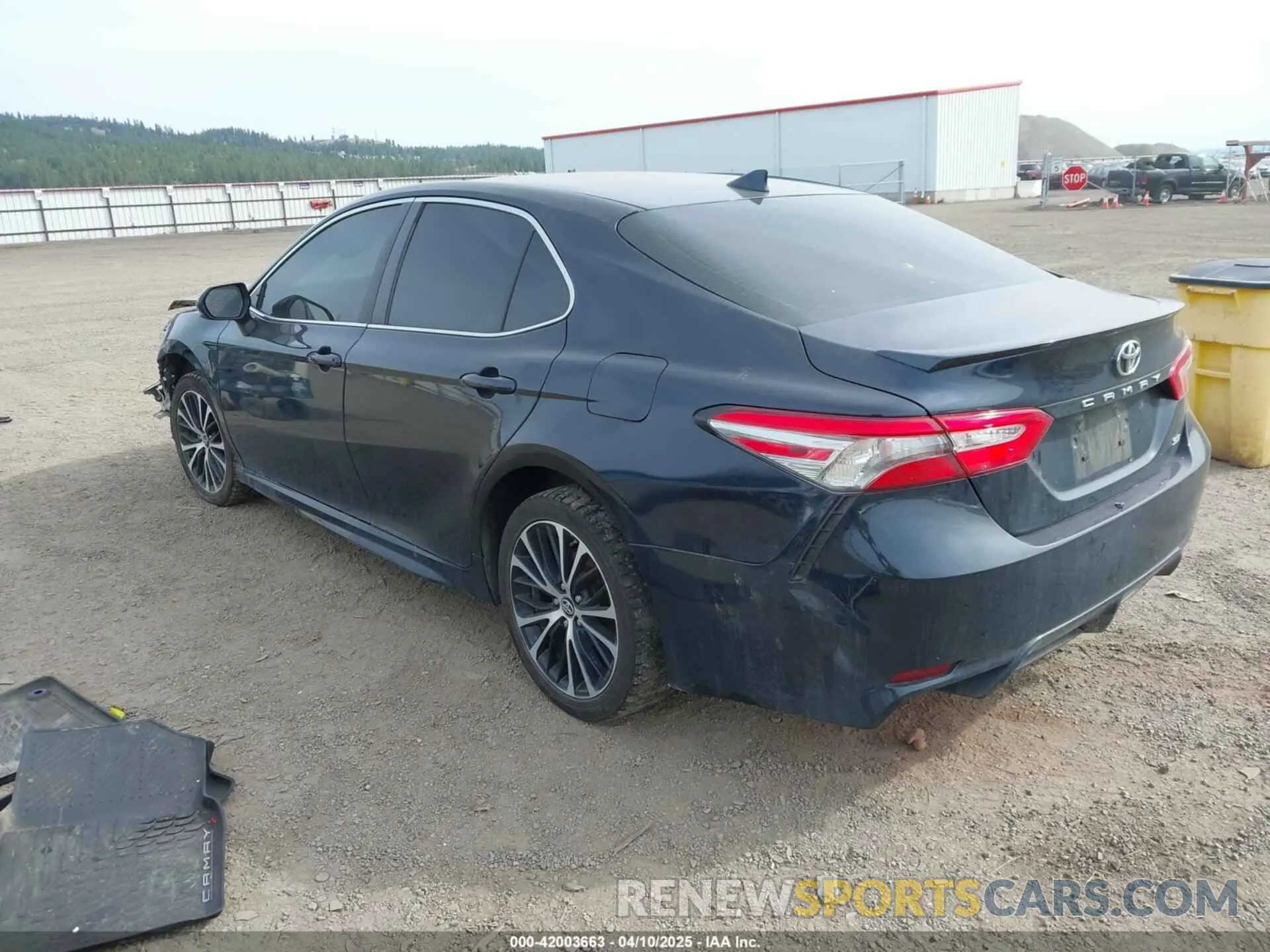 3 Фотография поврежденного автомобиля 4T1B11HK3KU728551 TOYOTA CAMRY 2019