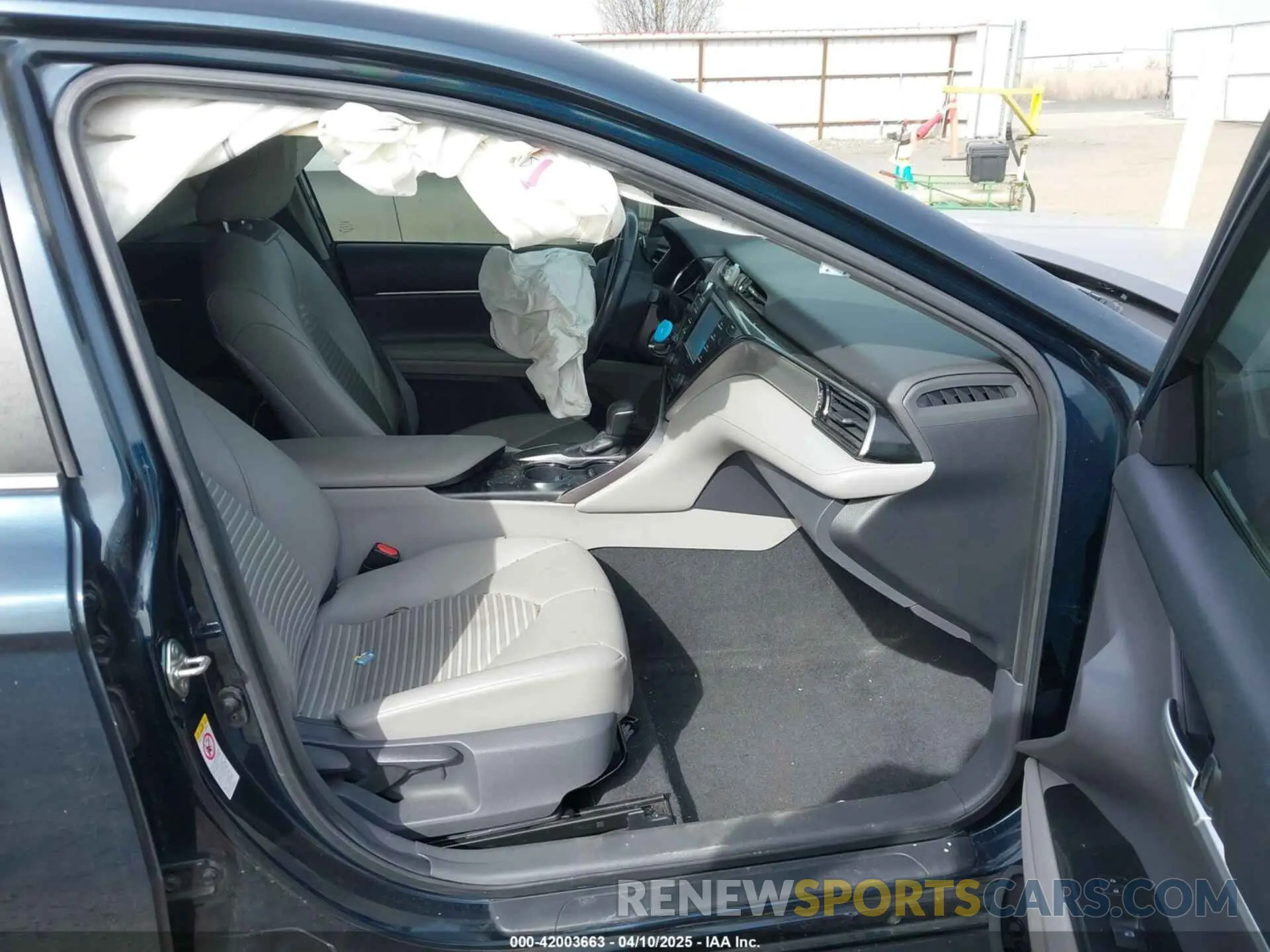5 Фотография поврежденного автомобиля 4T1B11HK3KU728551 TOYOTA CAMRY 2019
