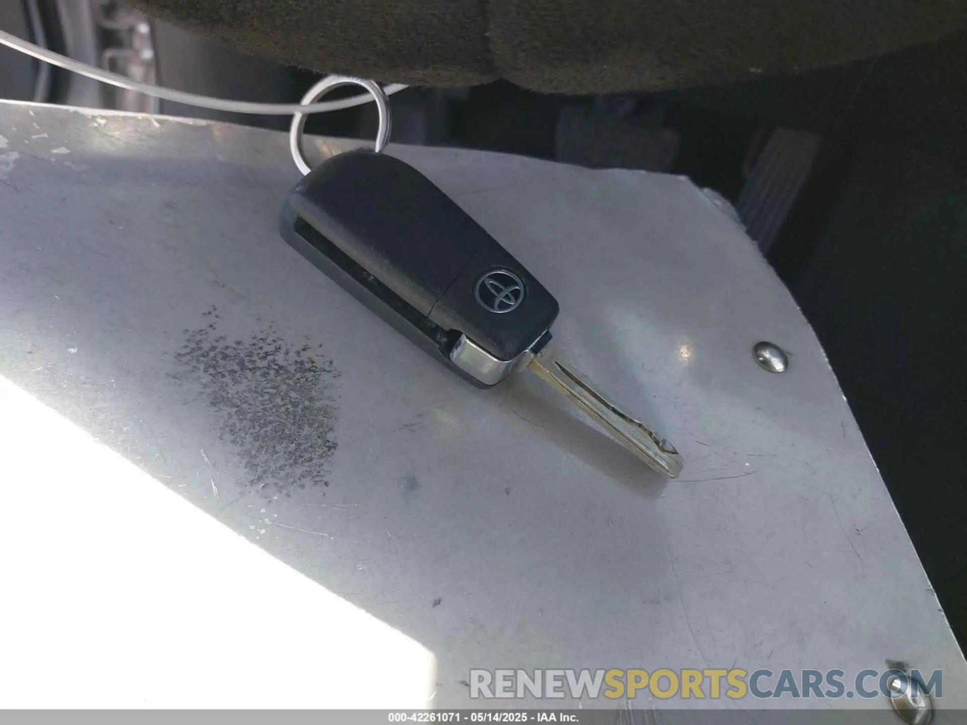 11 Photograph of a damaged car 4T1B11HK3KU729666 TOYOTA CAMRY 2019
