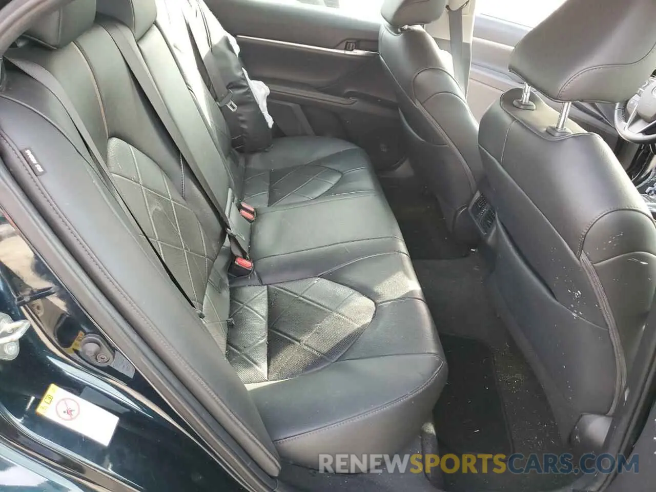 6 Photograph of a damaged car 4T1B11HK3KU737444 TOYOTA CAMRY 2019