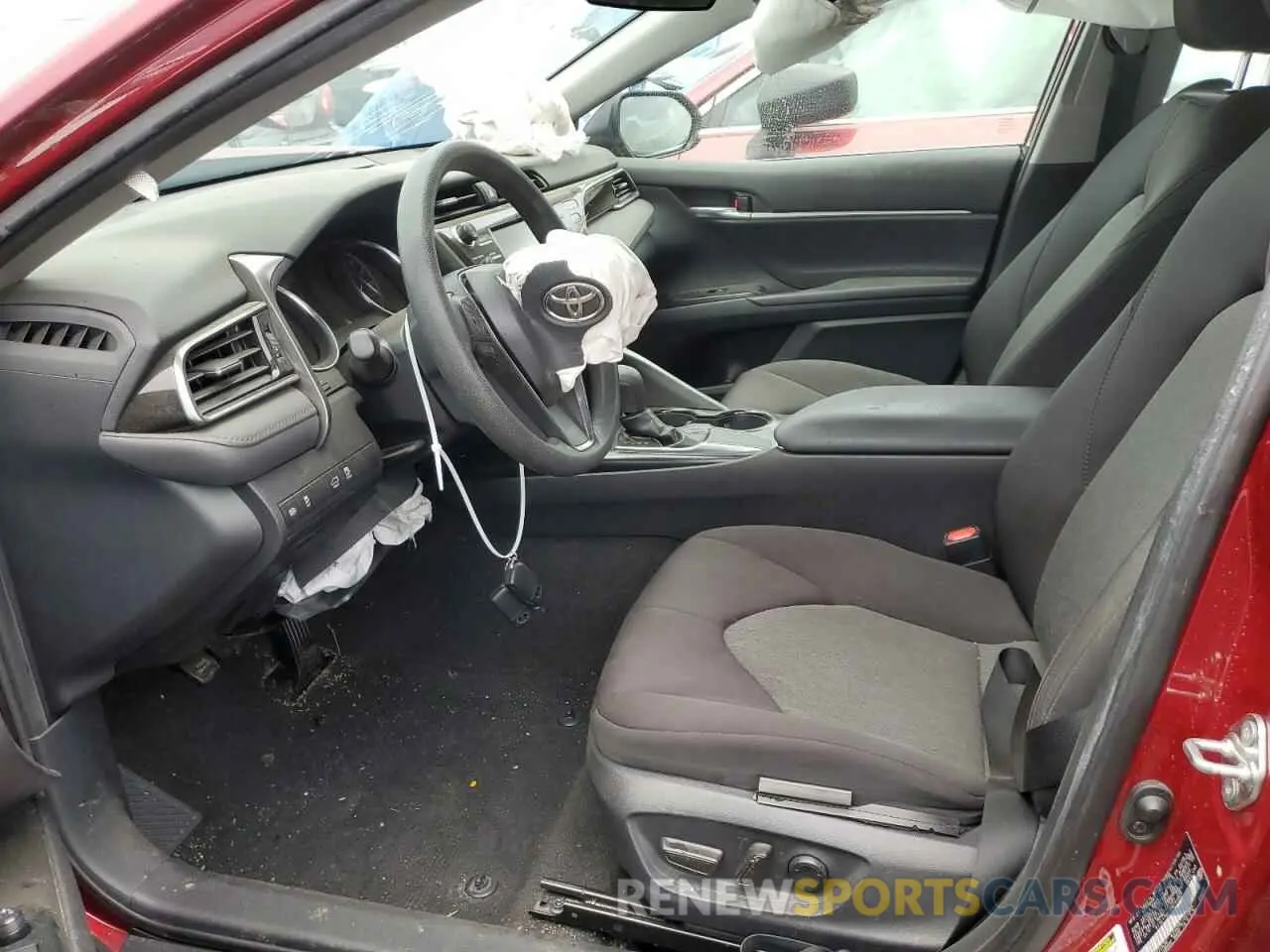 5 Photograph of a damaged car 4T1B11HK3KU744975 TOYOTA CAMRY 2019