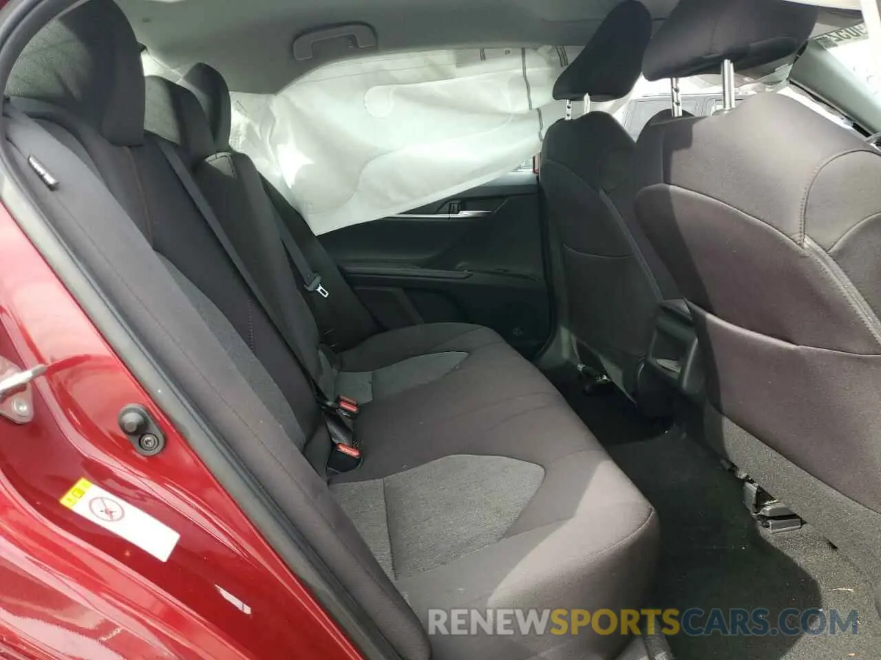 6 Photograph of a damaged car 4T1B11HK3KU744975 TOYOTA CAMRY 2019