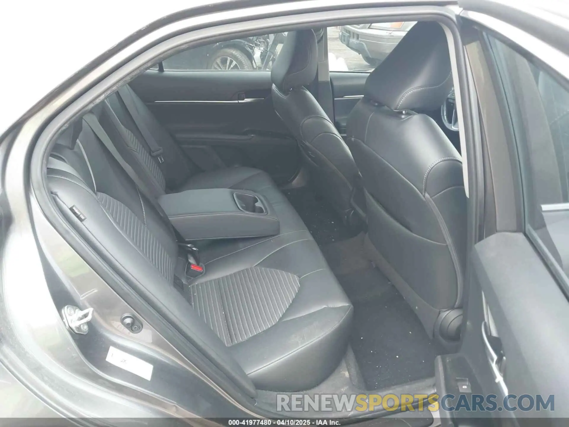 8 Фотография поврежденного автомобиля 4T1B11HK3KU755068 TOYOTA CAMRY 2019