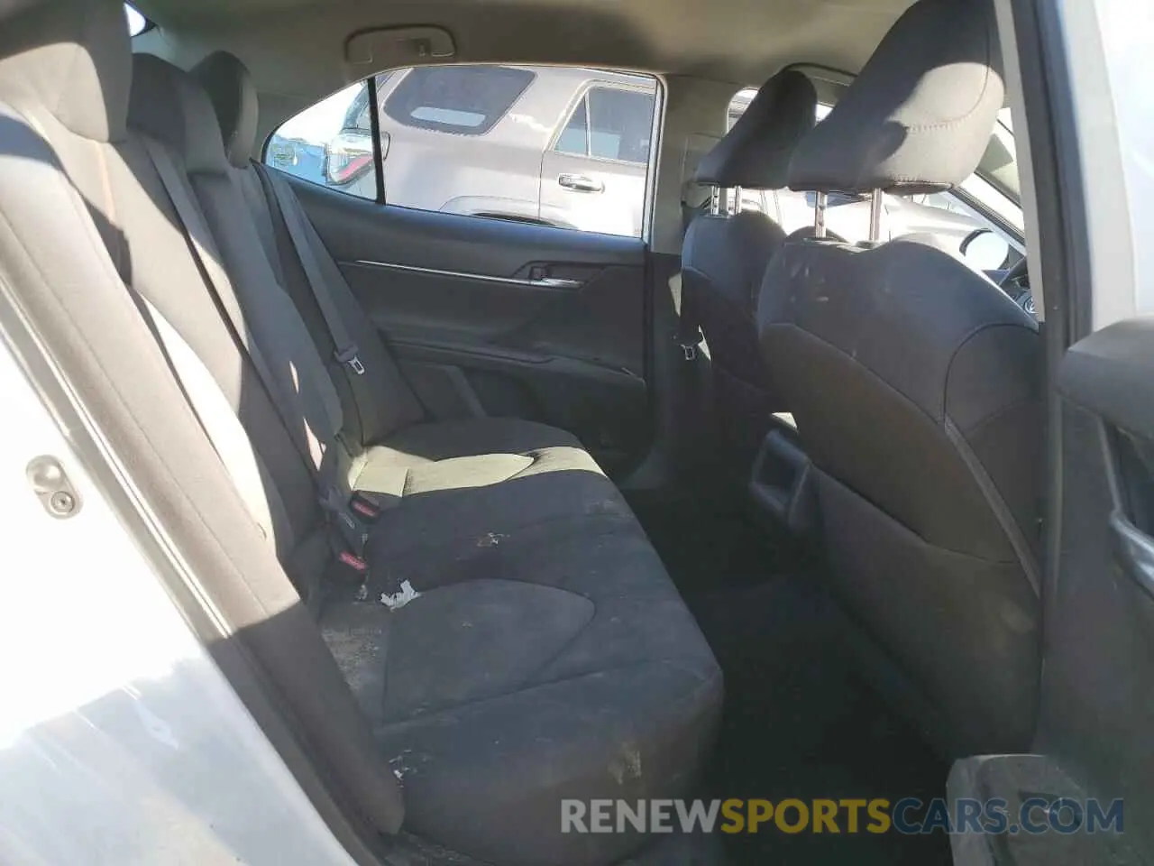10 Photograph of a damaged car 4T1B11HK3KU759069 TOYOTA CAMRY 2019