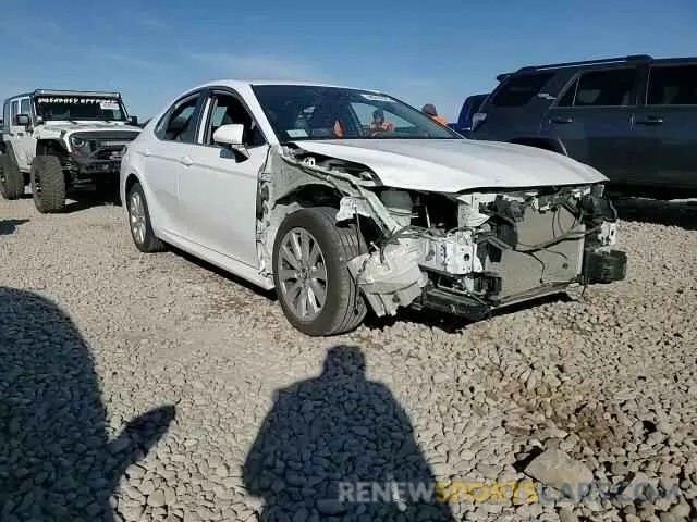 14 Photograph of a damaged car 4T1B11HK3KU759069 TOYOTA CAMRY 2019