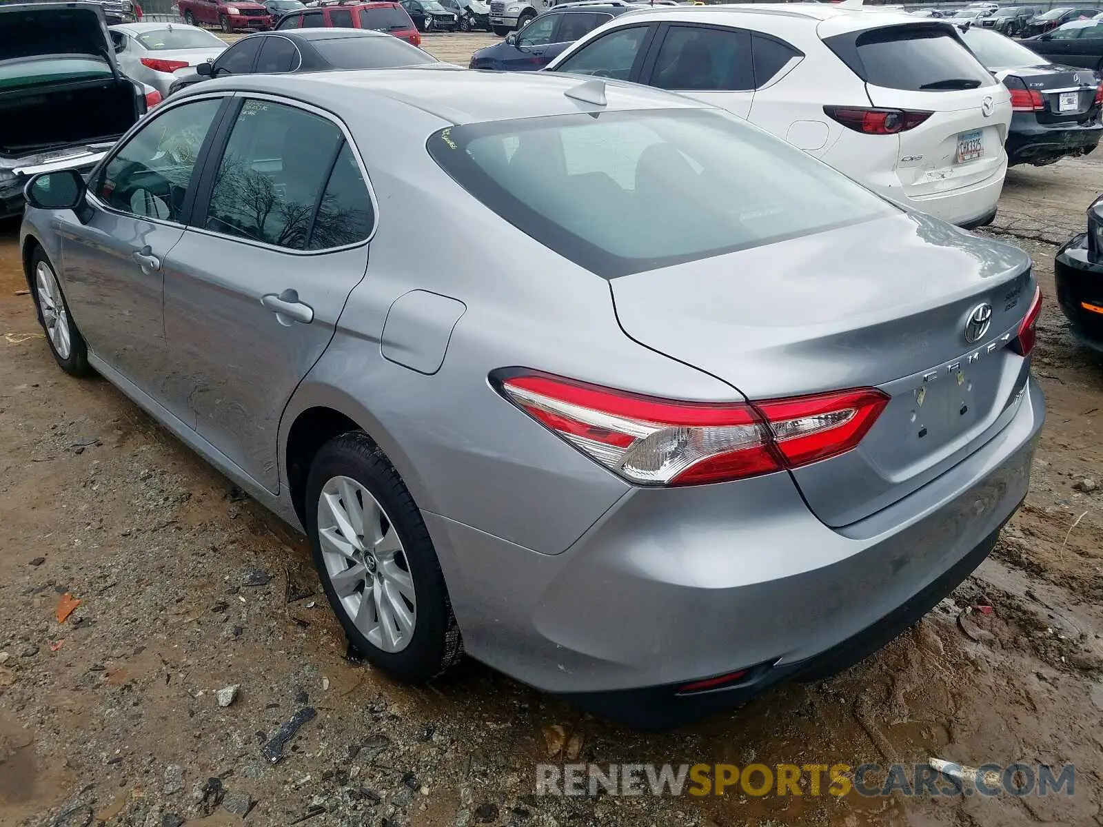 3 Фотография поврежденного автомобиля 4T1B11HK3KU759539 TOYOTA CAMRY 2019