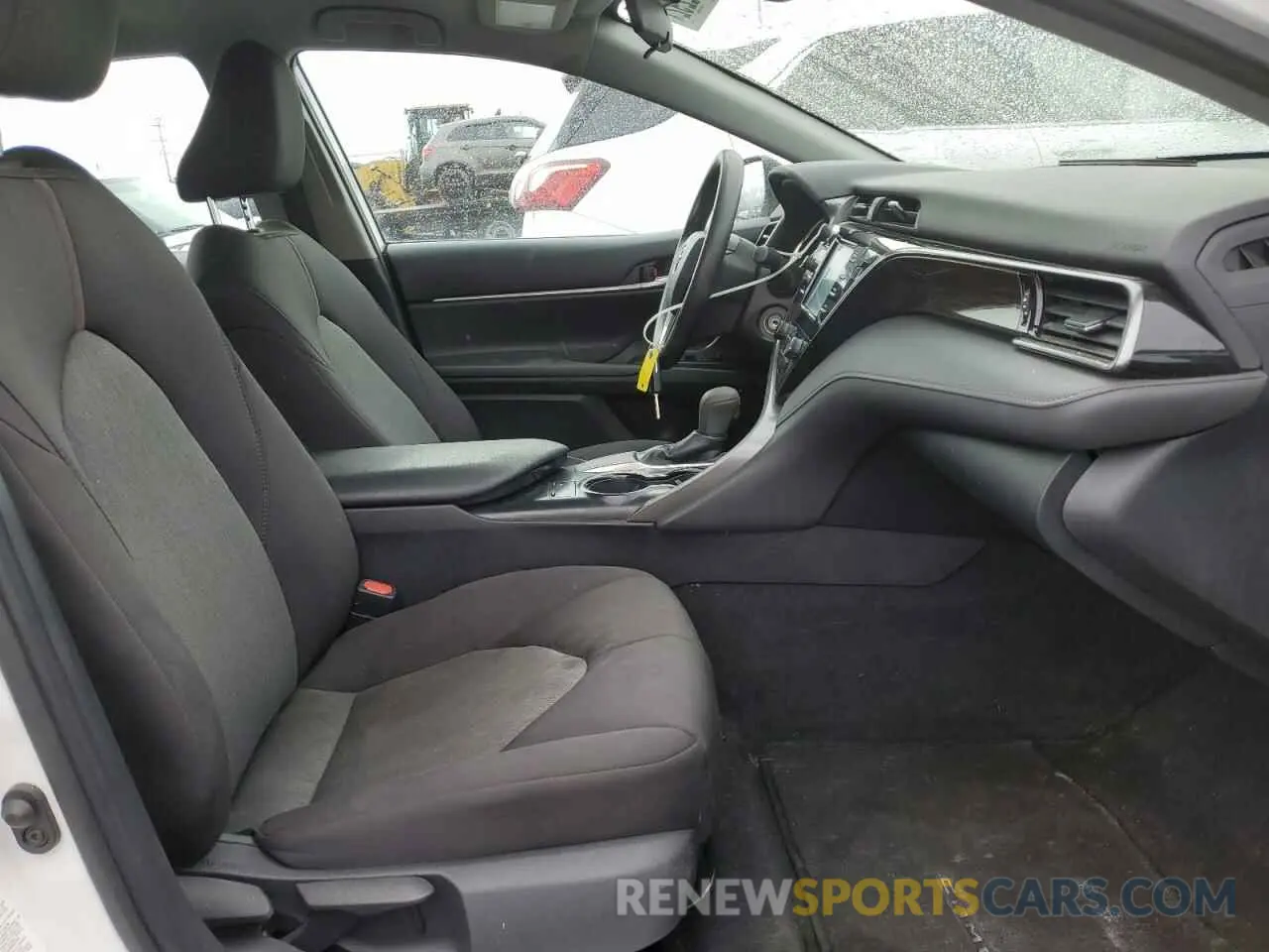 5 Photograph of a damaged car 4T1B11HK3KU765437 TOYOTA CAMRY 2019