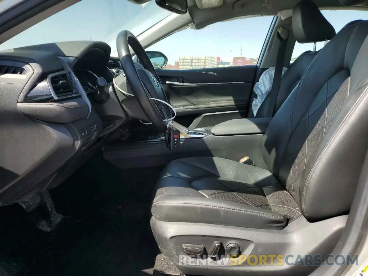 7 Фотография поврежденного автомобиля 4T1B11HK3KU770914 TOYOTA CAMRY 2019