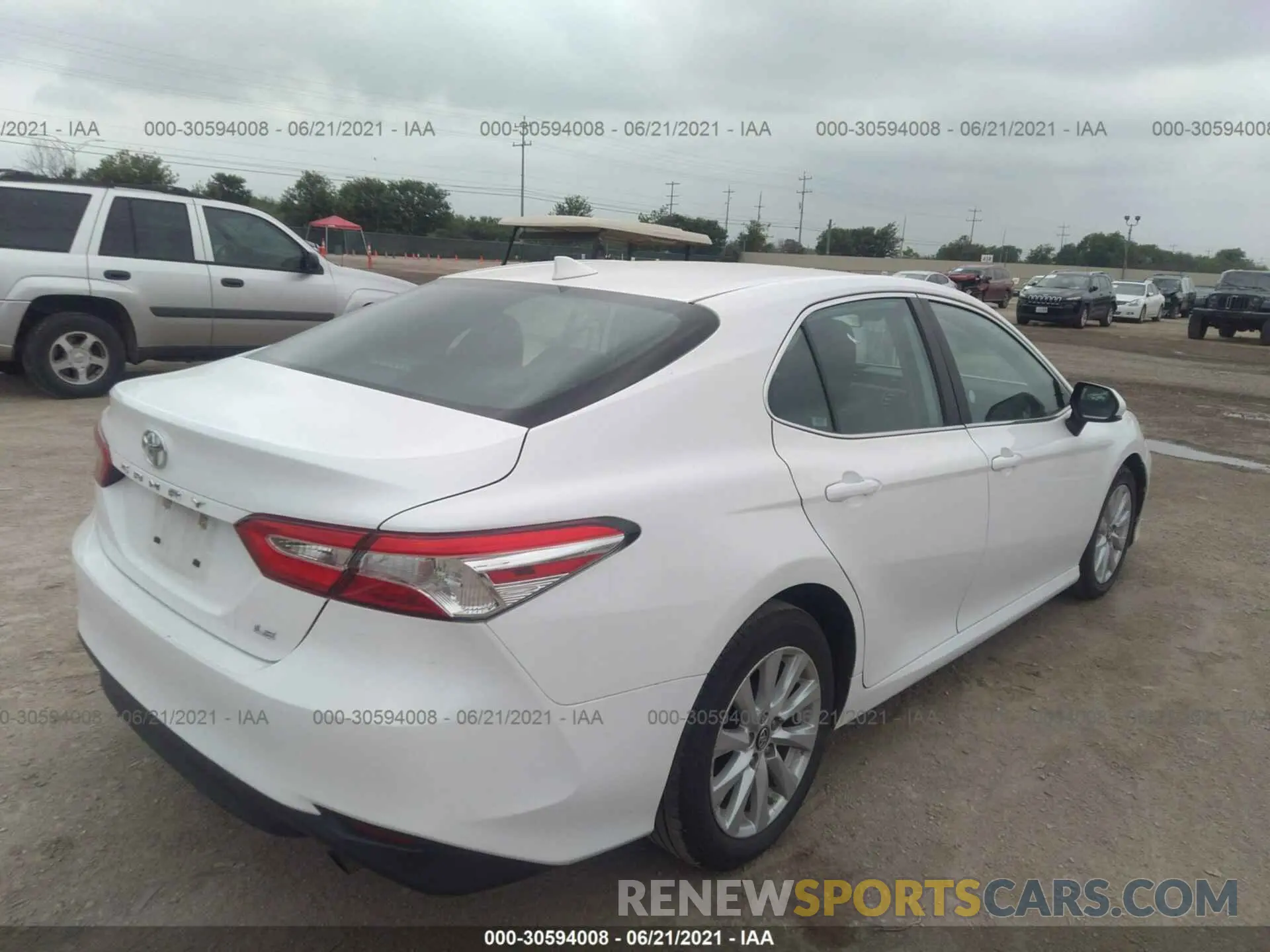 4 Photograph of a damaged car 4T1B11HK3KU771352 TOYOTA CAMRY 2019