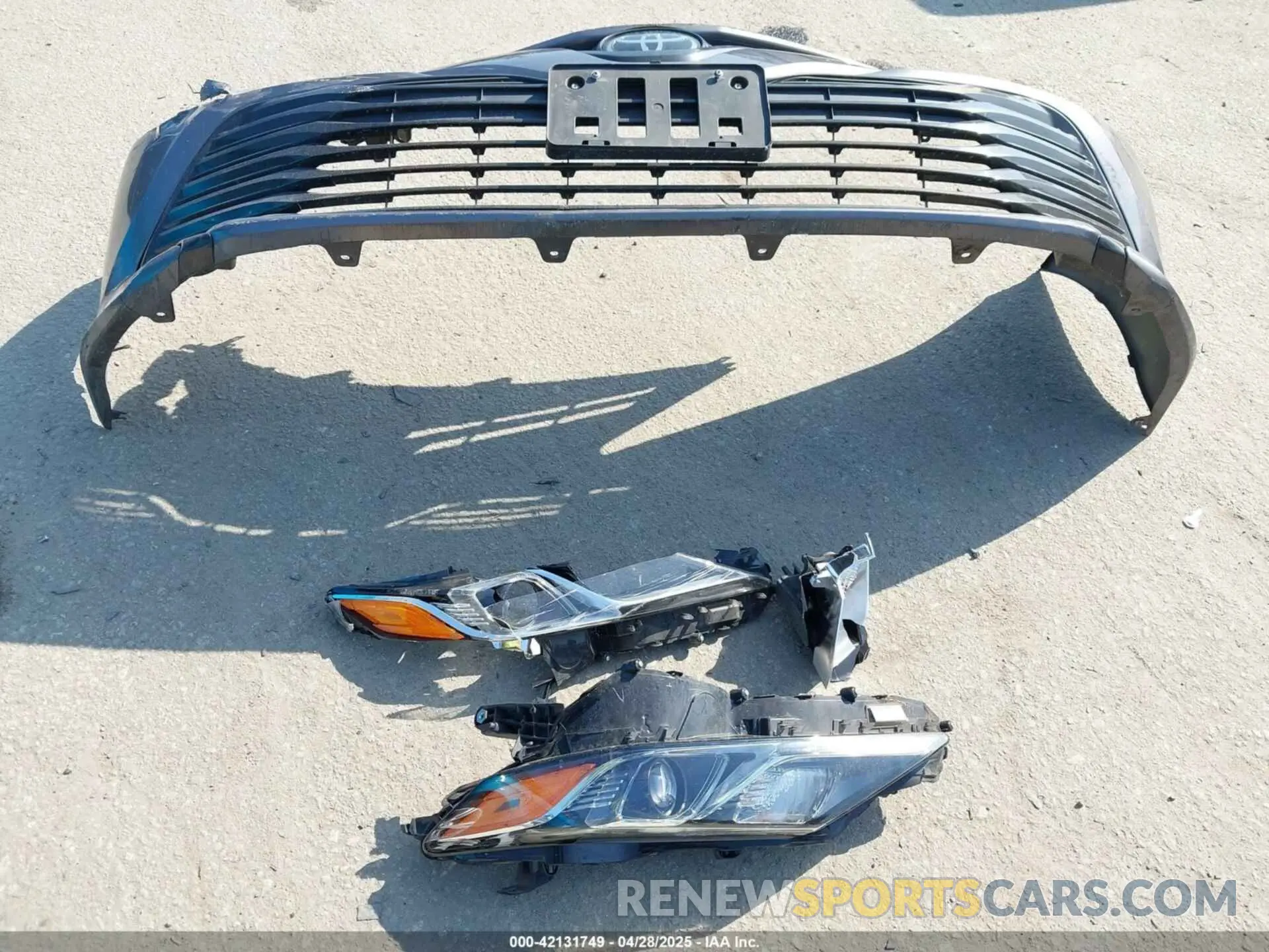 12 Photograph of a damaged car 4T1B11HK3KU776759 TOYOTA CAMRY 2019