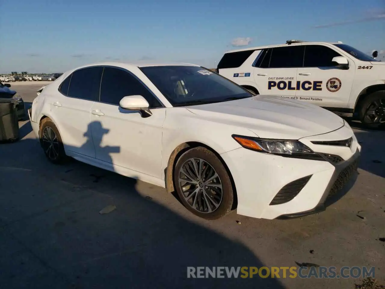 4 Фотография поврежденного автомобиля 4T1B11HK3KU780228 TOYOTA CAMRY 2019