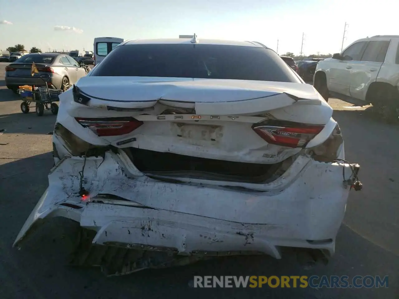 6 Фотография поврежденного автомобиля 4T1B11HK3KU780228 TOYOTA CAMRY 2019