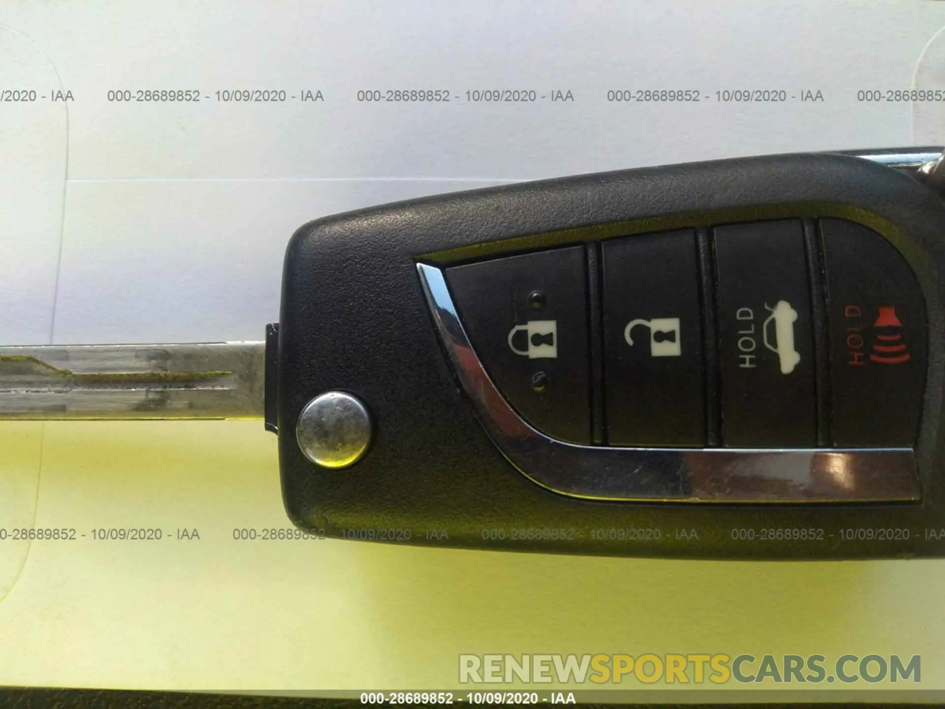11 Photograph of a damaged car 4T1B11HK3KU781363 TOYOTA CAMRY 2019
