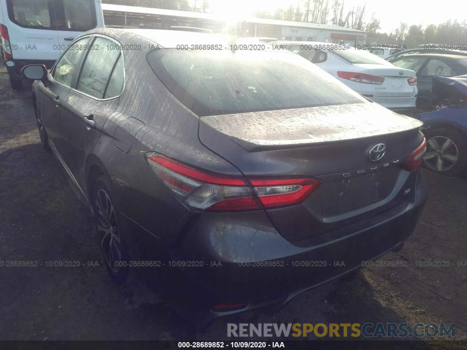 3 Photograph of a damaged car 4T1B11HK3KU781363 TOYOTA CAMRY 2019
