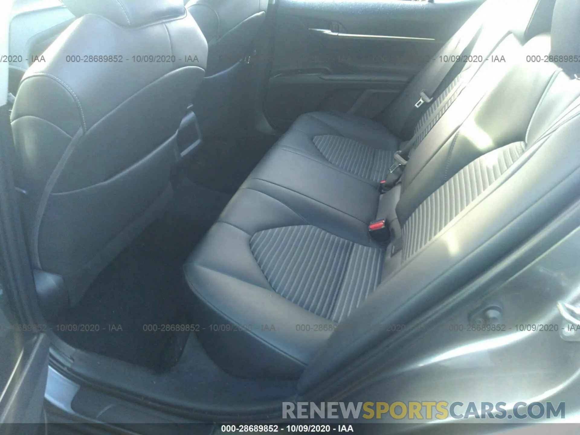 8 Photograph of a damaged car 4T1B11HK3KU781363 TOYOTA CAMRY 2019