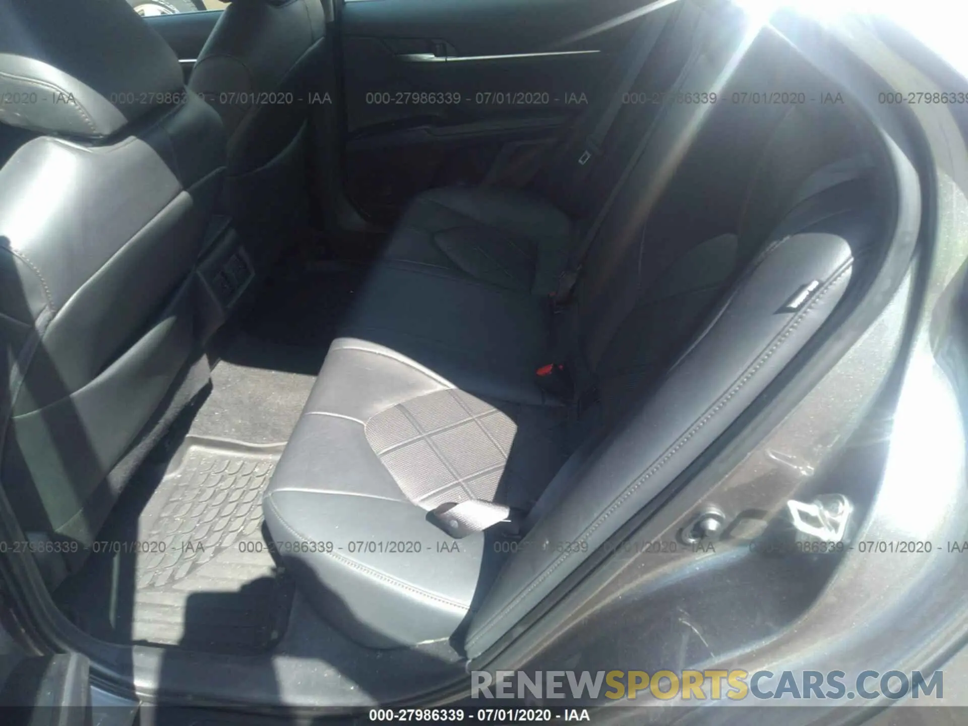 8 Photograph of a damaged car 4T1B11HK3KU782870 TOYOTA CAMRY 2019