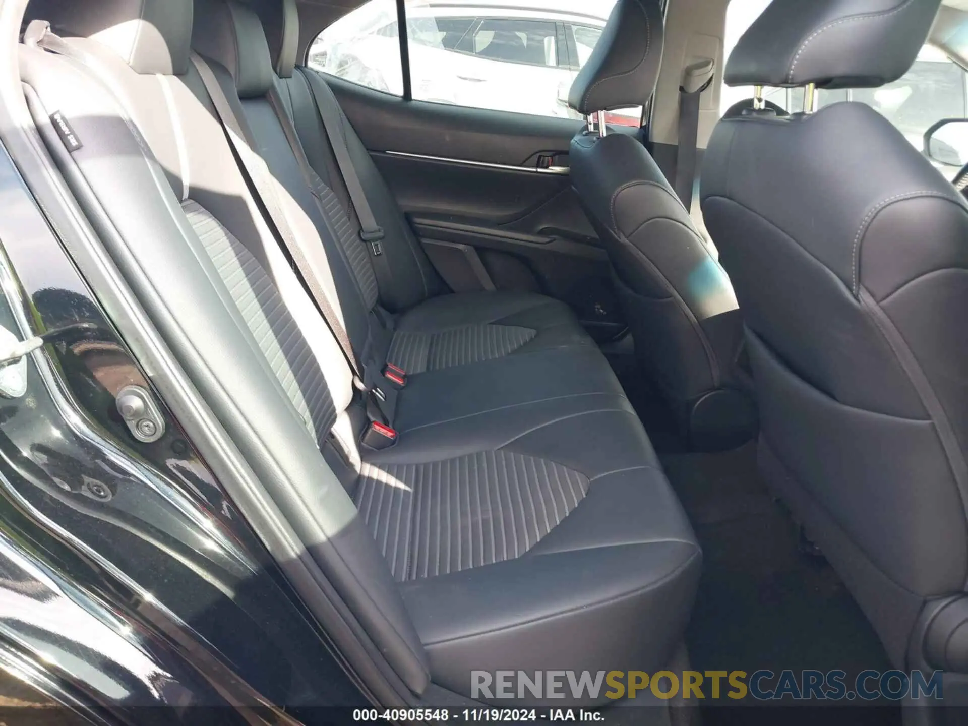 8 Photograph of a damaged car 4T1B11HK3KU783484 TOYOTA CAMRY 2019