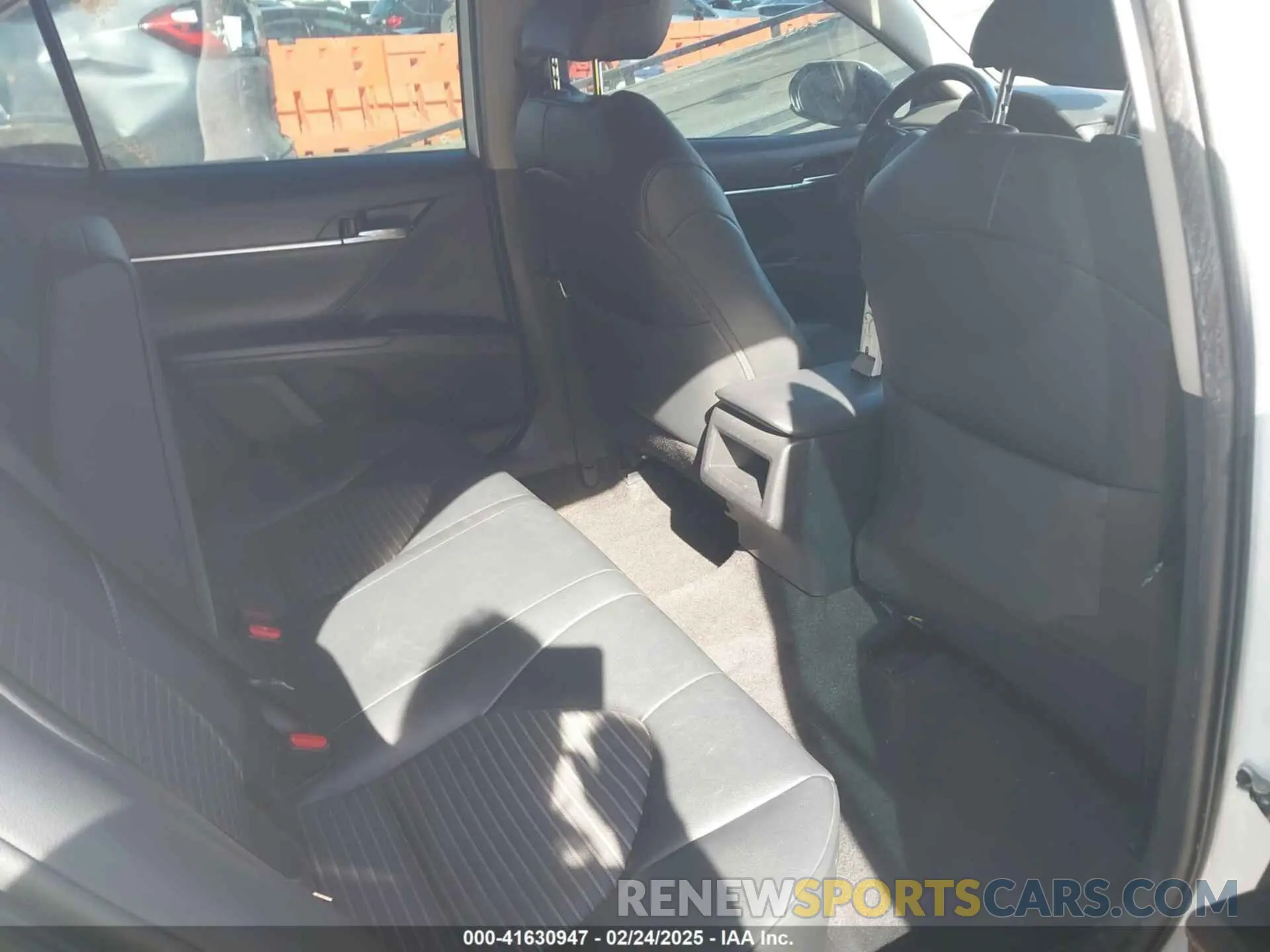 8 Photograph of a damaged car 4T1B11HK3KU787759 TOYOTA CAMRY 2019