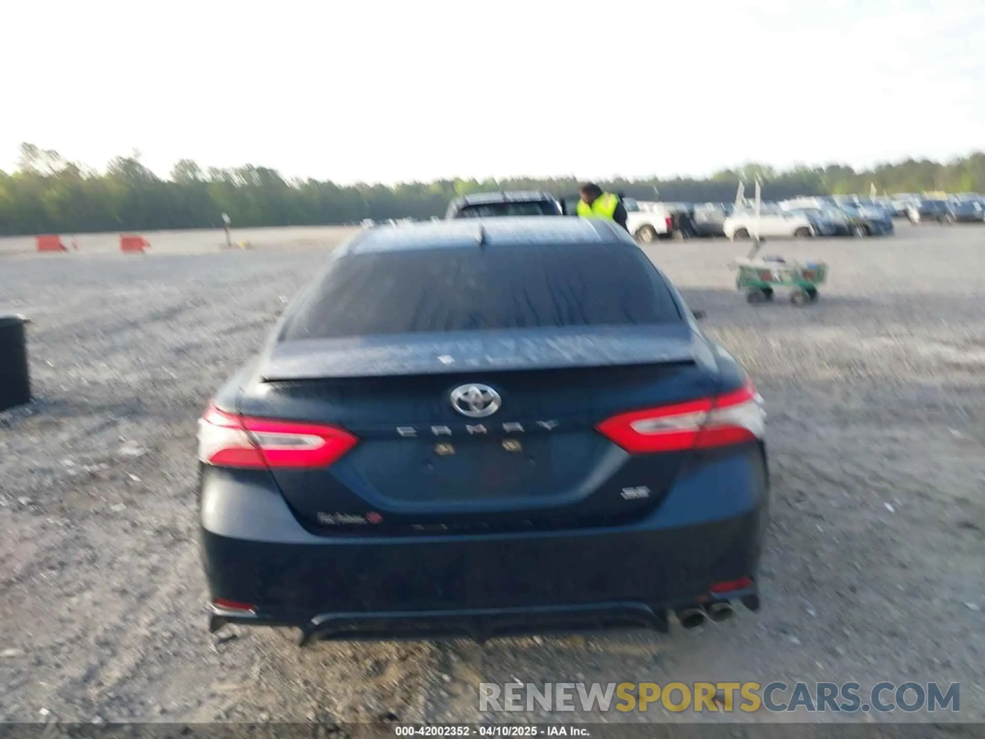 16 Photograph of a damaged car 4T1B11HK3KU788913 TOYOTA CAMRY 2019