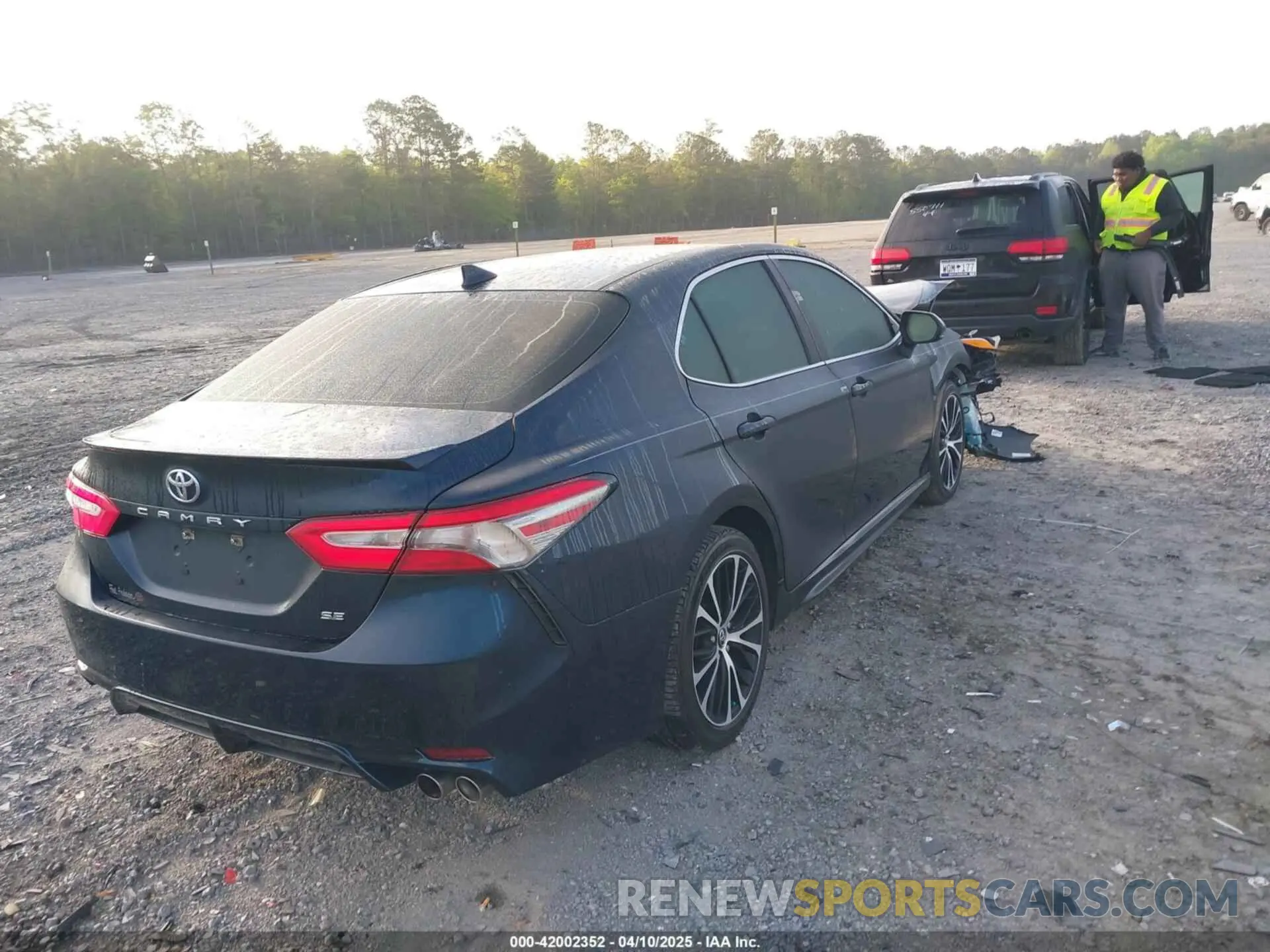 4 Photograph of a damaged car 4T1B11HK3KU788913 TOYOTA CAMRY 2019