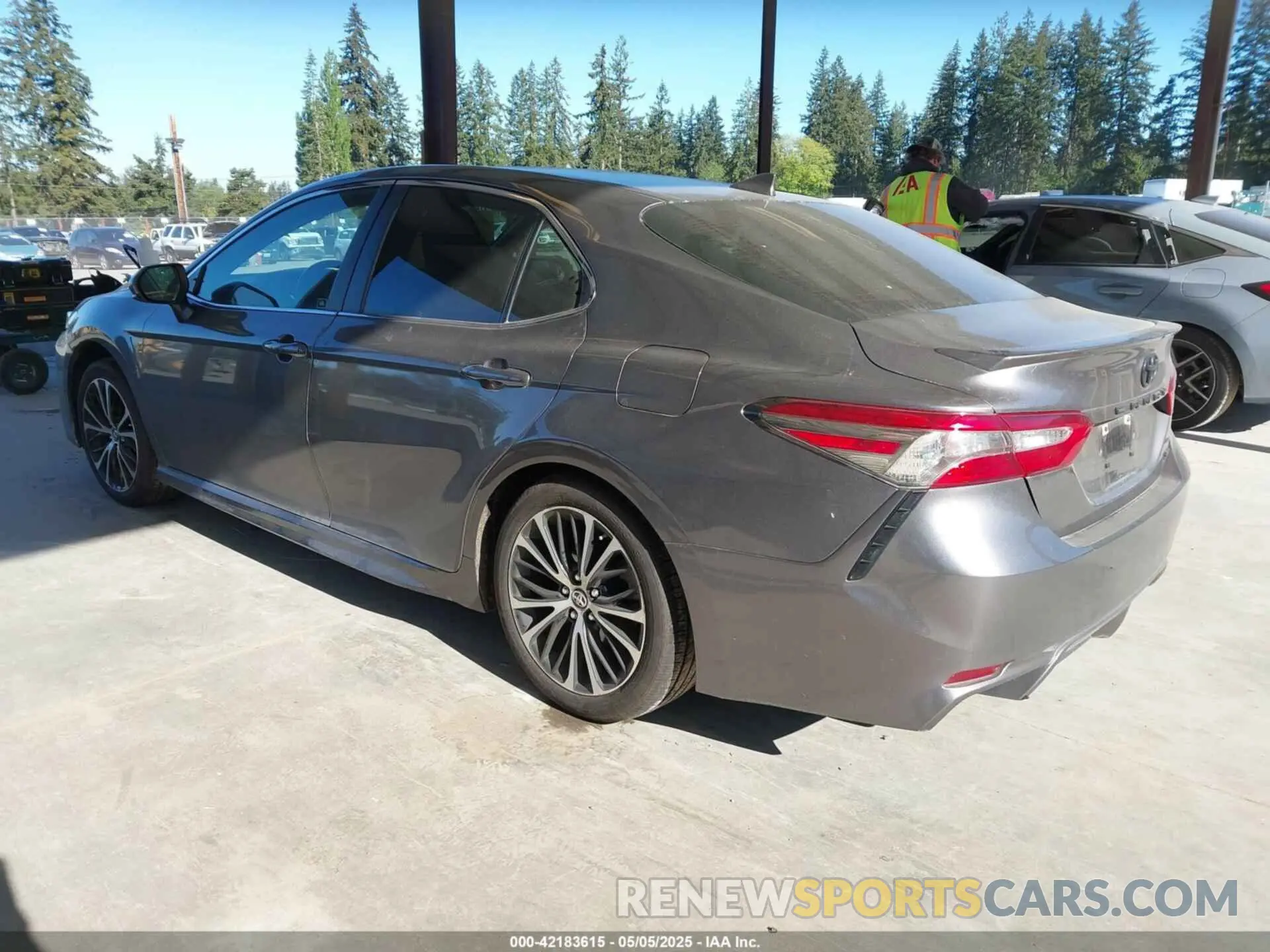 3 Photograph of a damaged car 4T1B11HK3KU795392 TOYOTA CAMRY 2019