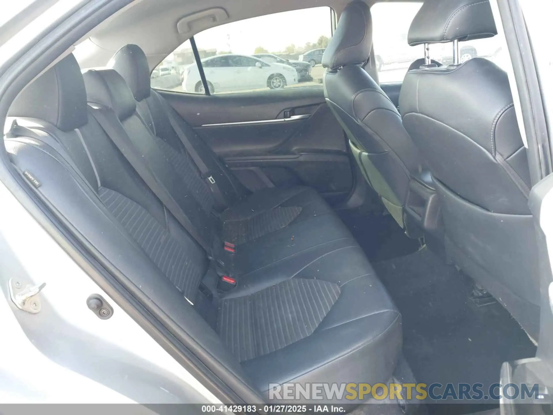 8 Фотография поврежденного автомобиля 4T1B11HK3KU796011 TOYOTA CAMRY 2019