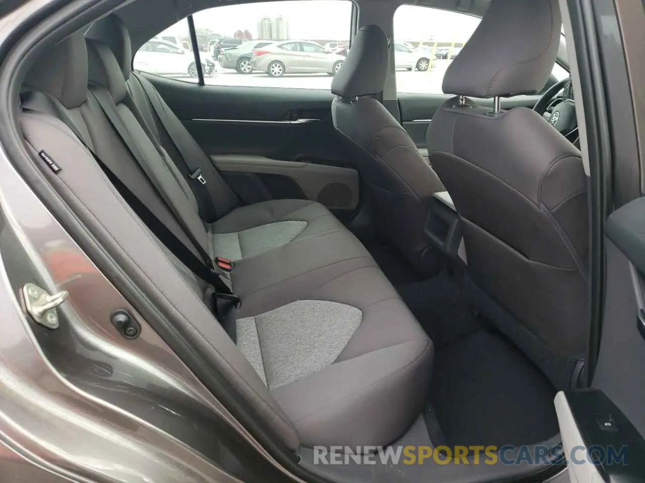 6 Photograph of a damaged car 4T1B11HK3KU800316 TOYOTA CAMRY 2019