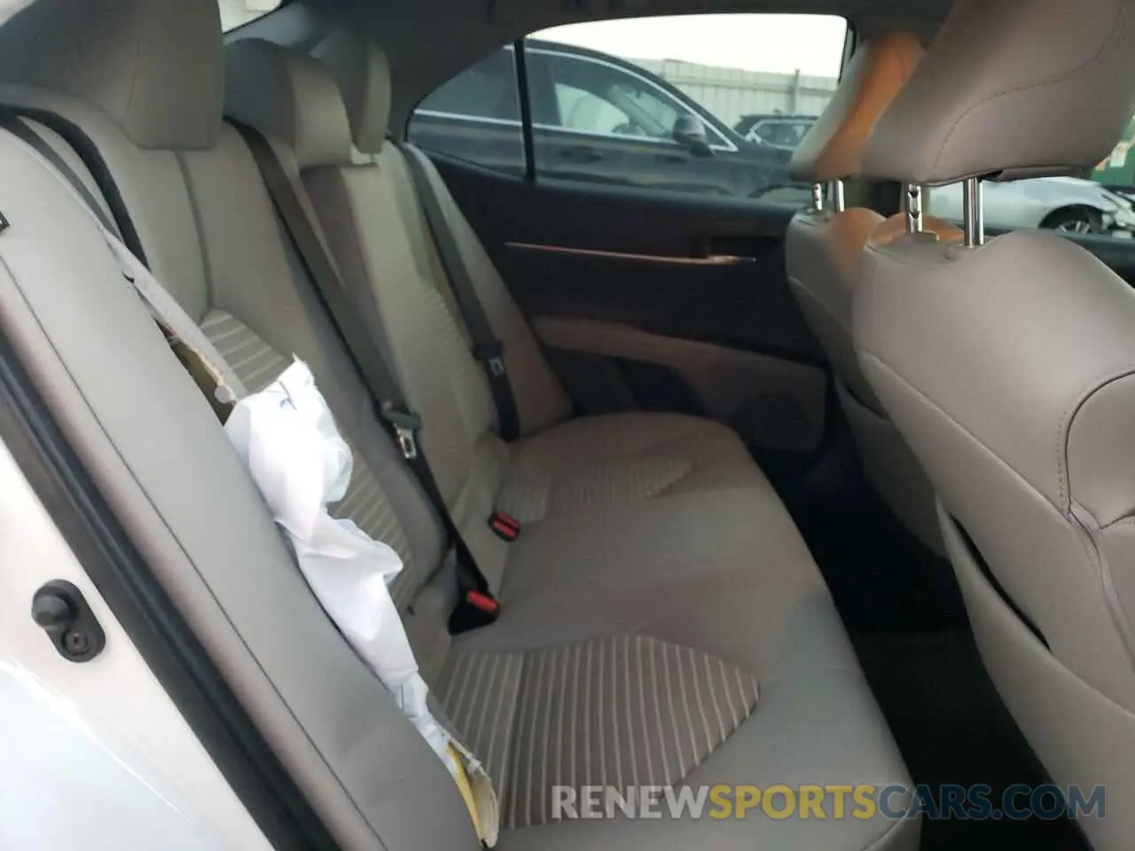 6 Фотография поврежденного автомобиля 4T1B11HK3KU801322 TOYOTA CAMRY 2019