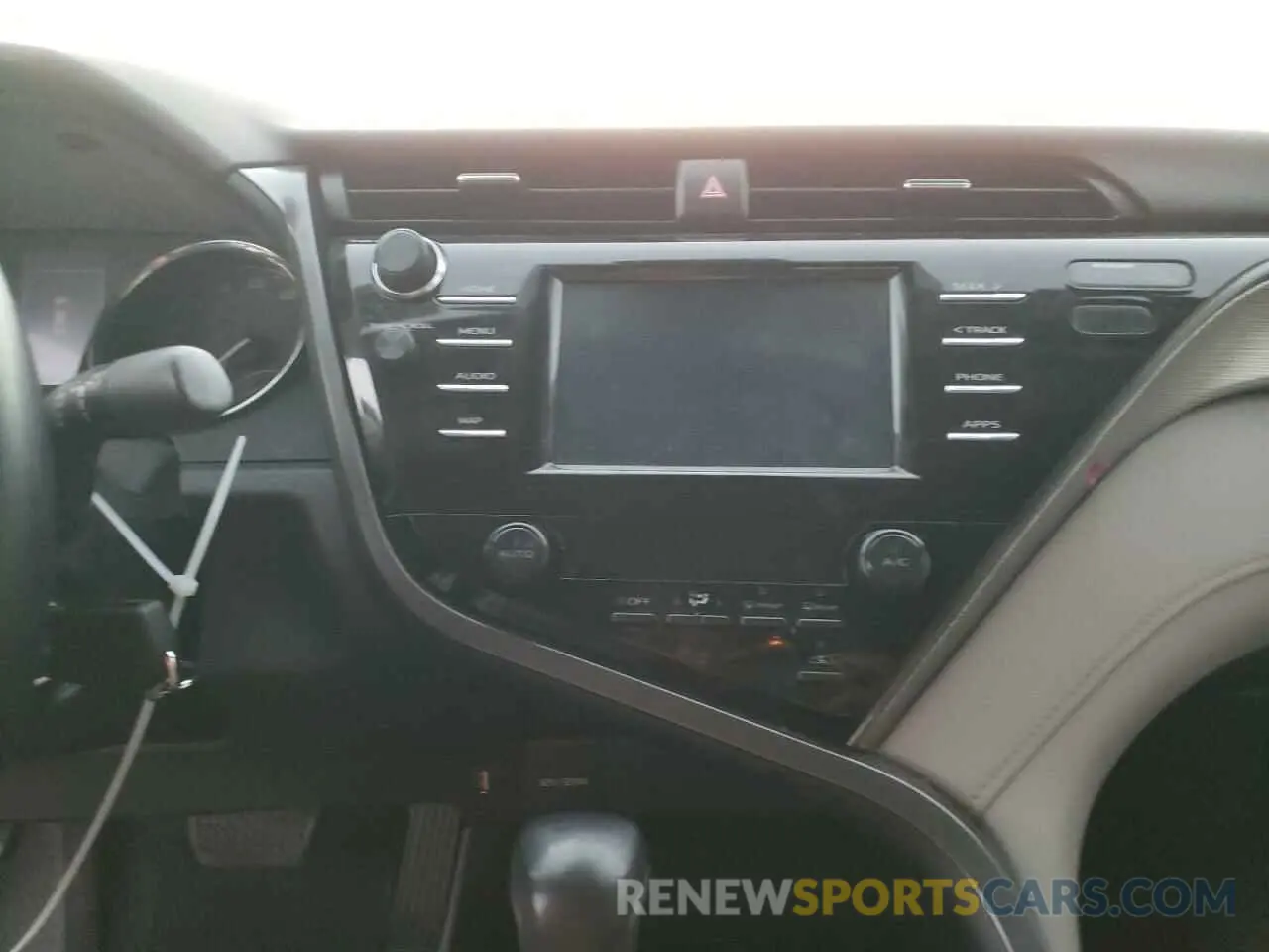 9 Фотография поврежденного автомобиля 4T1B11HK3KU801322 TOYOTA CAMRY 2019