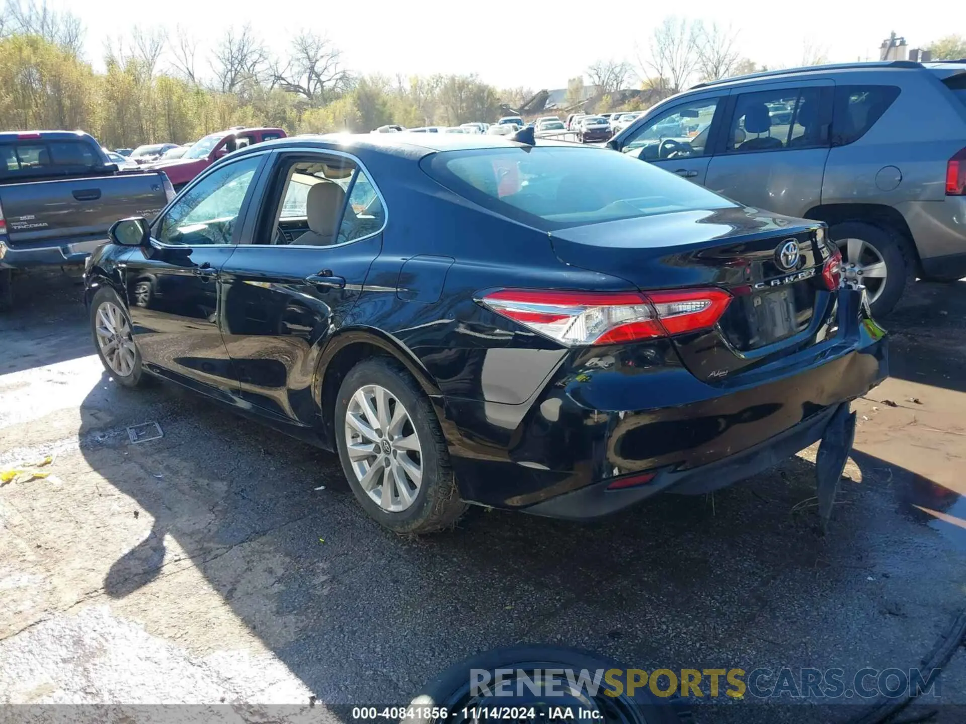 3 Фотография поврежденного автомобиля 4T1B11HK3KU802258 TOYOTA CAMRY 2019