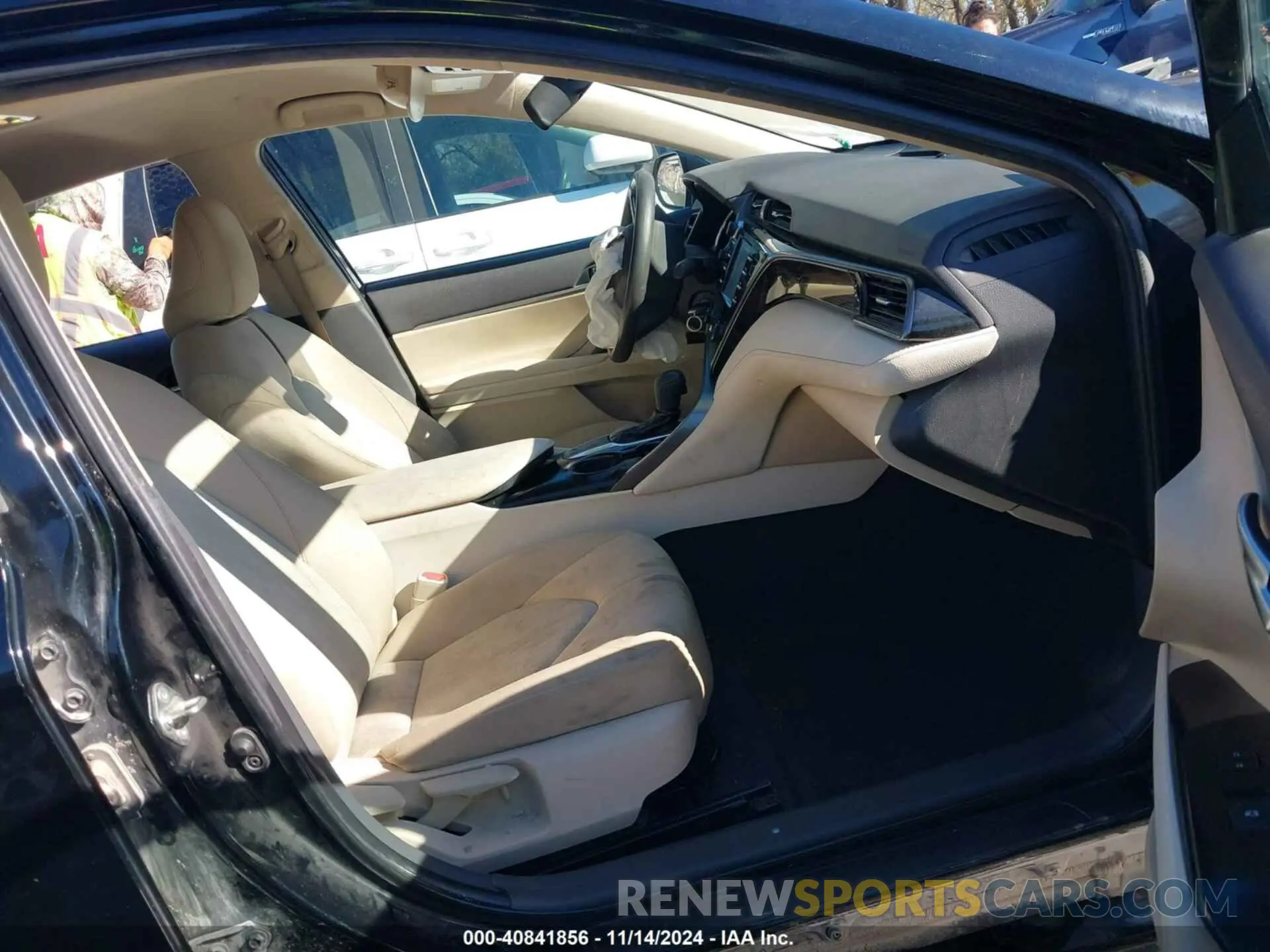 5 Фотография поврежденного автомобиля 4T1B11HK3KU802258 TOYOTA CAMRY 2019