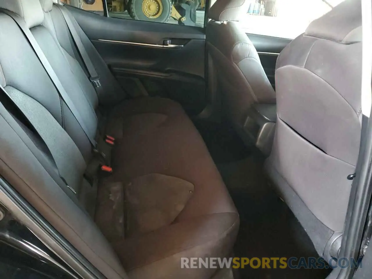 10 Photograph of a damaged car 4T1B11HK3KU805810 TOYOTA CAMRY 2019