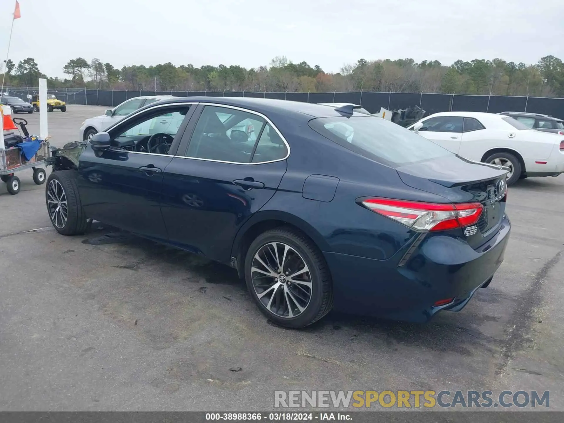 3 Фотография поврежденного автомобиля 4T1B11HK3KU810442 TOYOTA CAMRY 2019