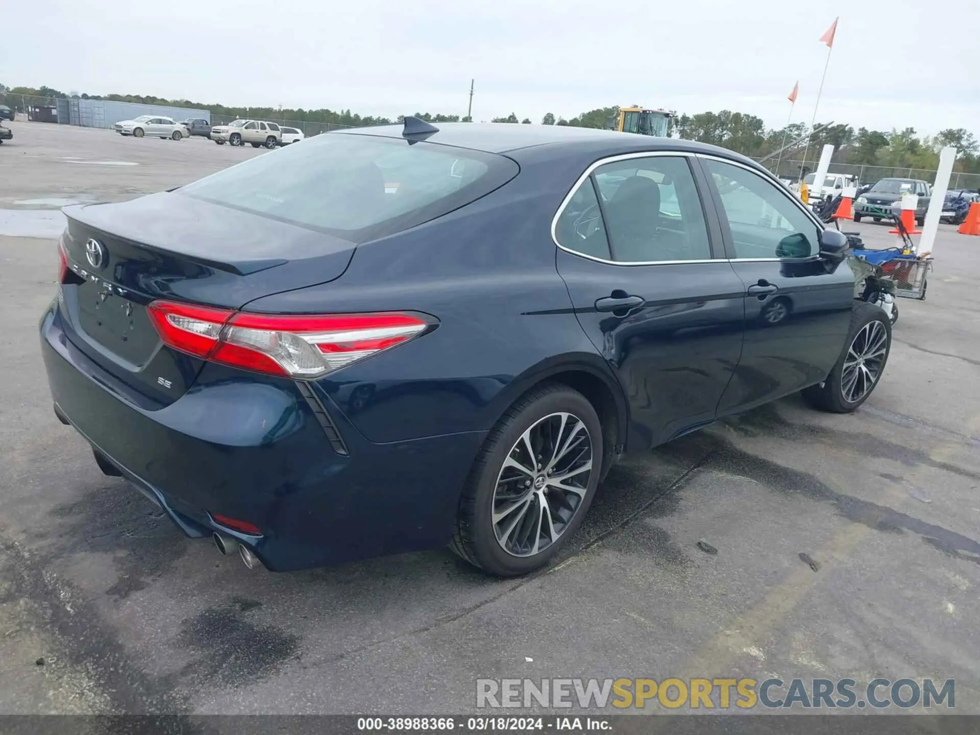 4 Фотография поврежденного автомобиля 4T1B11HK3KU810442 TOYOTA CAMRY 2019