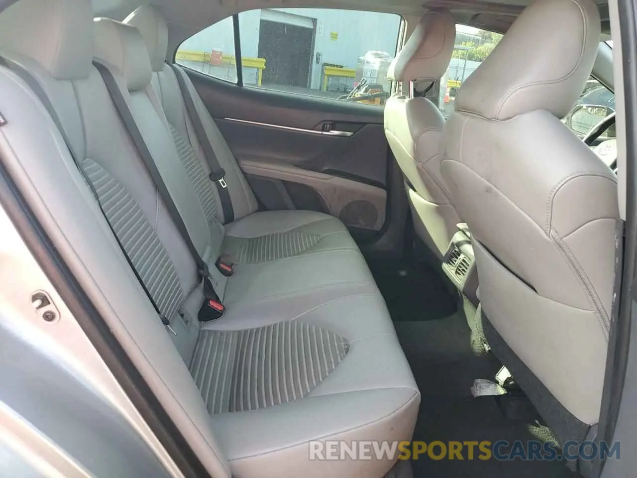 10 Photograph of a damaged car 4T1B11HK3KU811123 TOYOTA CAMRY 2019