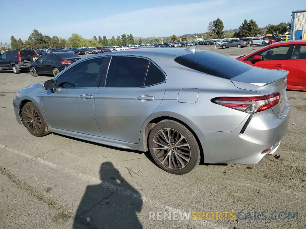 2 Photograph of a damaged car 4T1B11HK3KU811123 TOYOTA CAMRY 2019