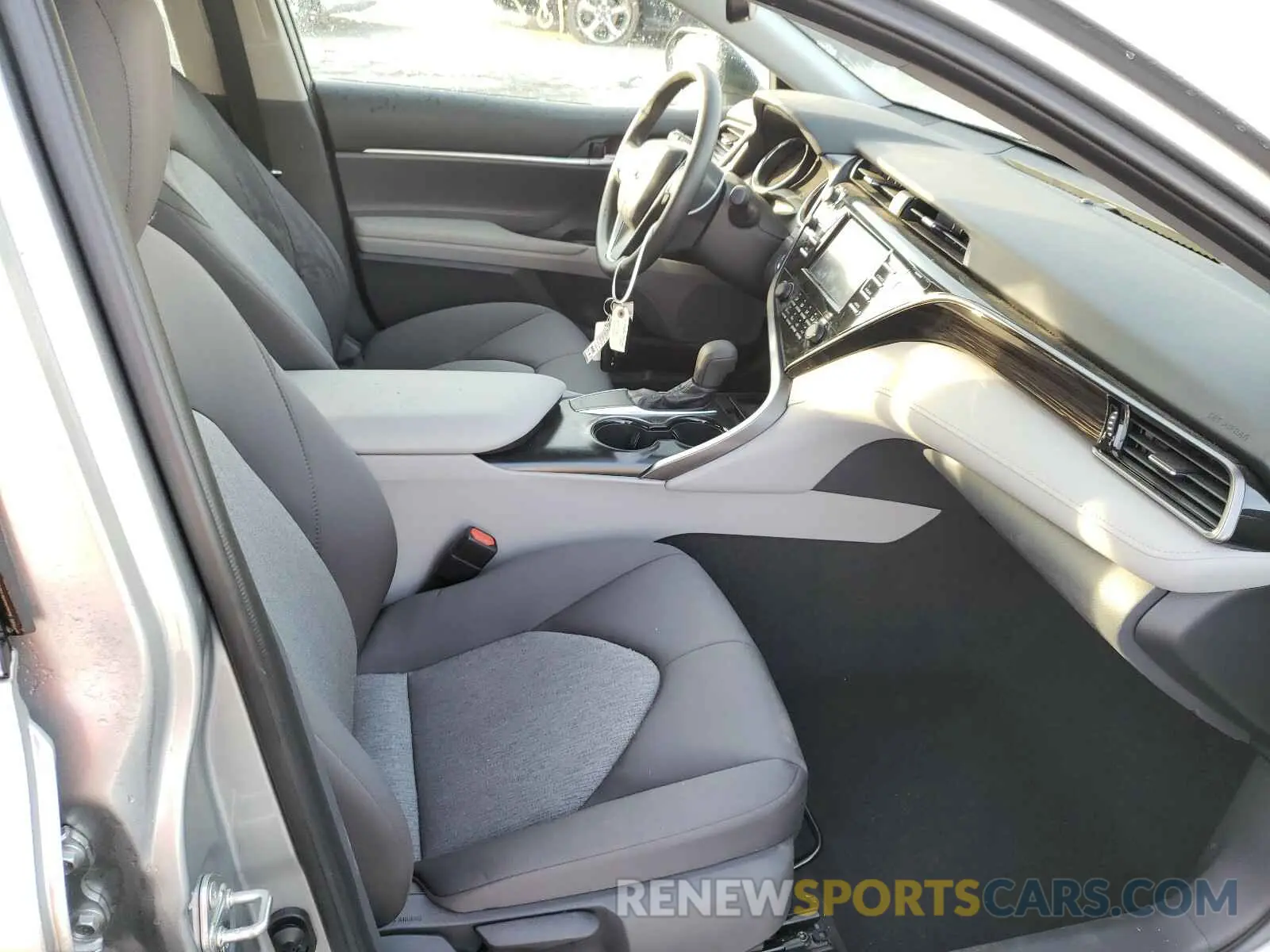 5 Photograph of a damaged car 4T1B11HK3KU813471 TOYOTA CAMRY 2019