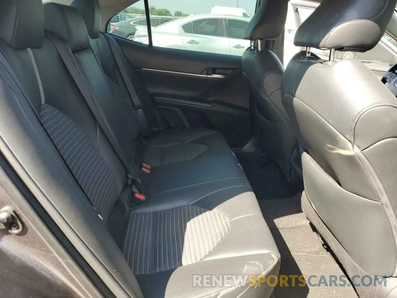 10 Фотография поврежденного автомобиля 4T1B11HK3KU819075 TOYOTA CAMRY 2019